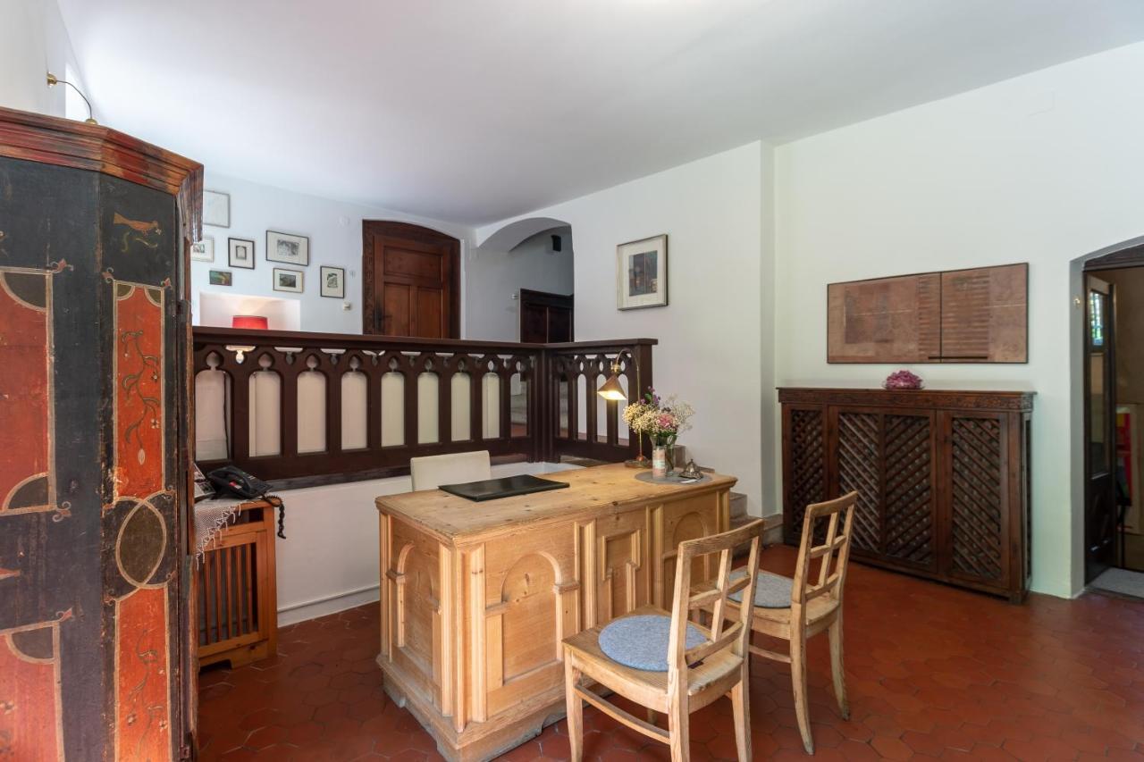 Schloss-Castel Pienzenau - Guestrooms & Apartments - B&B-Hotel & Restaurant Merano Esterno foto