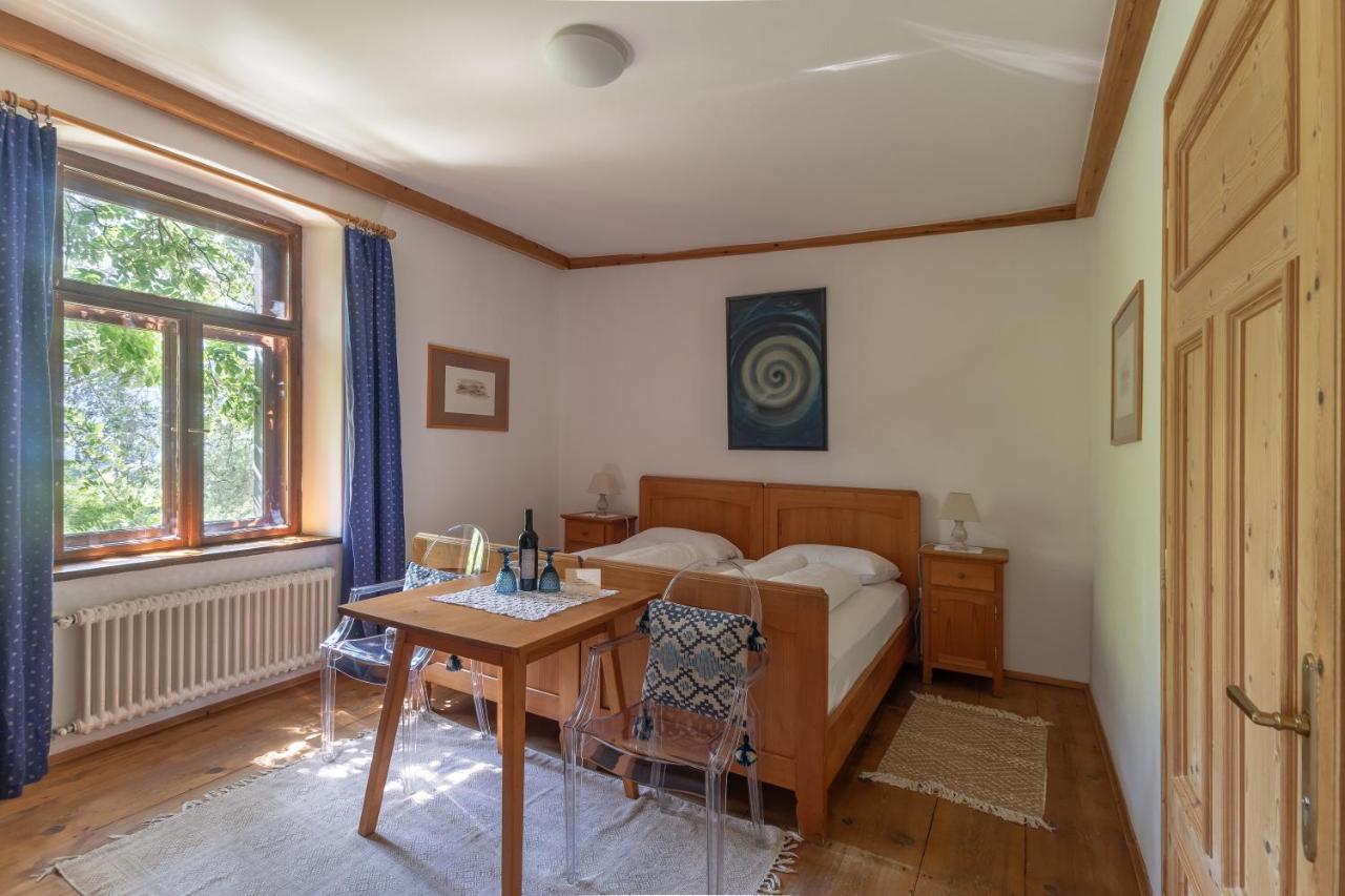 Schloss-Castel Pienzenau - Guestrooms & Apartments - B&B-Hotel & Restaurant Merano Esterno foto