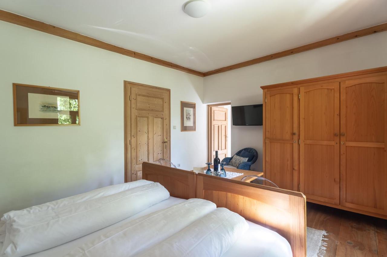 Schloss-Castel Pienzenau - Guestrooms & Apartments - B&B-Hotel & Restaurant Merano Esterno foto