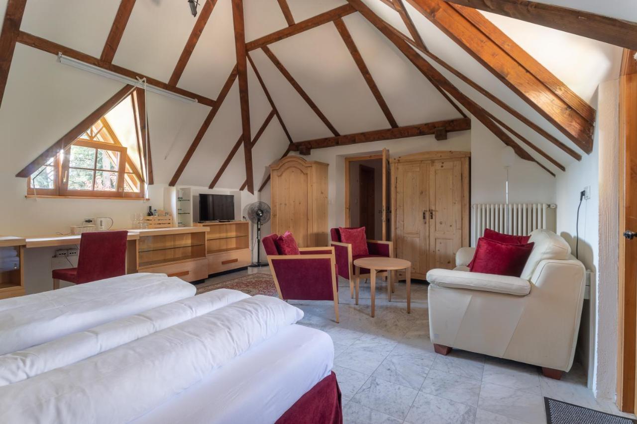 Schloss-Castel Pienzenau - Guestrooms & Apartments - B&B-Hotel & Restaurant Merano Esterno foto