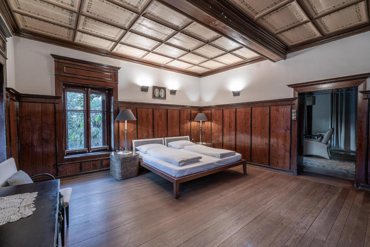 Schloss-Castel Pienzenau - Guestrooms & Apartments - B&B-Hotel & Restaurant Merano Esterno foto