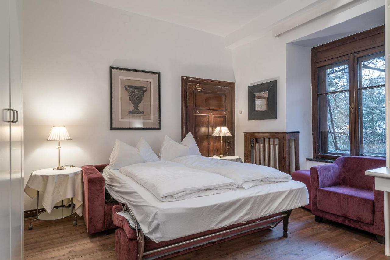 Schloss-Castel Pienzenau - Guestrooms & Apartments - B&B-Hotel & Restaurant Merano Esterno foto