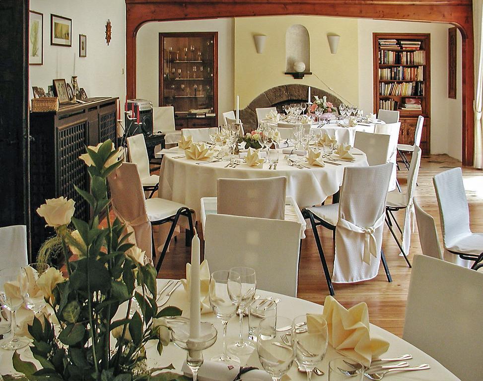 Schloss-Castel Pienzenau - Guestrooms & Apartments - B&B-Hotel & Restaurant Merano Esterno foto
