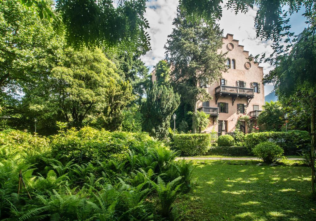 Schloss-Castel Pienzenau - Guestrooms & Apartments - B&B-Hotel & Restaurant Merano Esterno foto