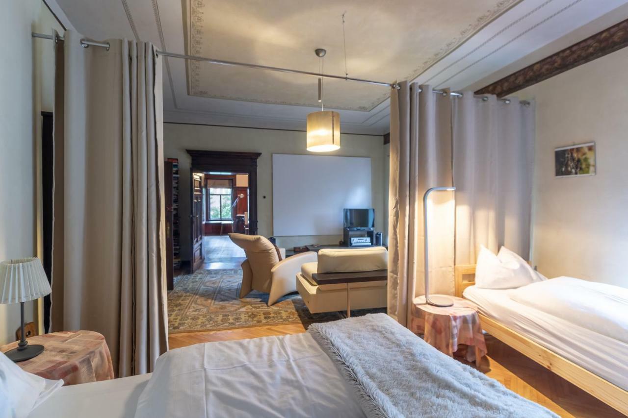 Schloss-Castel Pienzenau - Guestrooms & Apartments - B&B-Hotel & Restaurant Merano Esterno foto